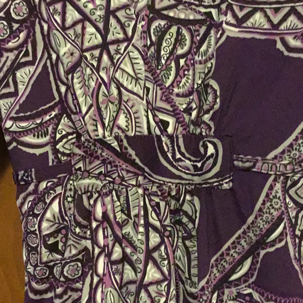 Luxurious tunic top with tie-back. - Picture 3 of 3